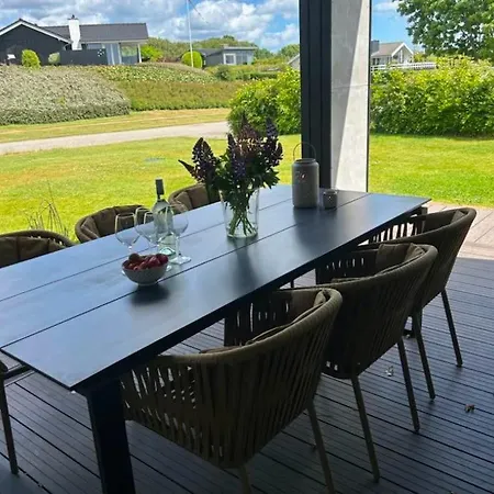 Luxurious With Sauna & Outdoor Hot Tub * Hejls