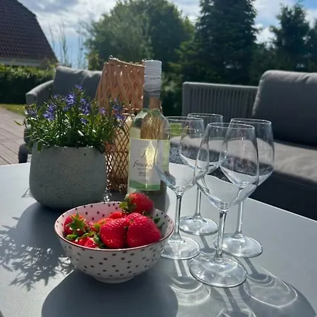 Luxurious With Sauna & Outdoor Hot Tub * Hejls