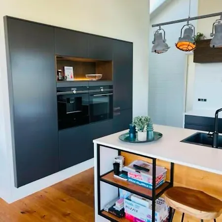 Luxurious With Sauna & Outdoor Hot Tub Hejls