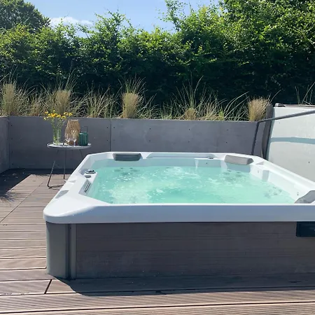 Luxurious With Sauna & Outdoor Hot Tub بيت للعطل Hejls