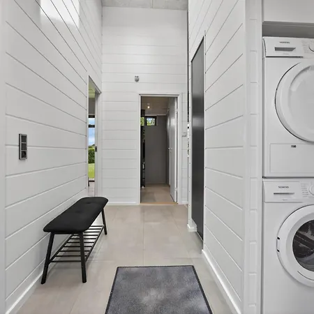 Luxurious With Sauna & Outdoor Hot Tub بيت للعطل