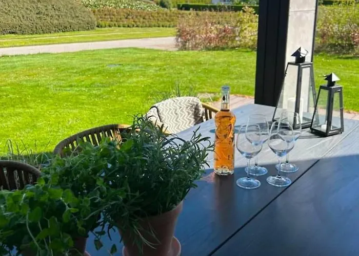 Dom wakacyjny Luxurious With Sauna & Outdoor Hot Tub