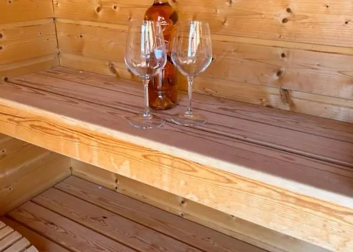 Luxurious With Sauna & Outdoor Hot Tub