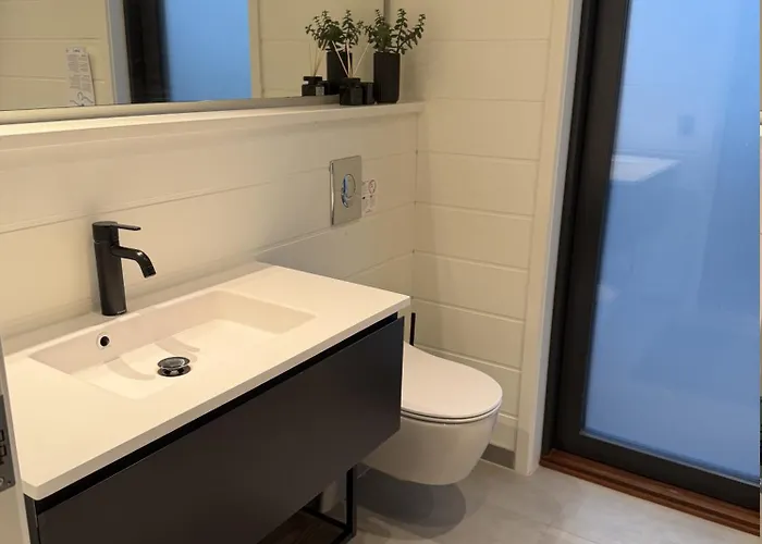 Luxurious With Sauna & Outdoor Hot Tub * Hejls